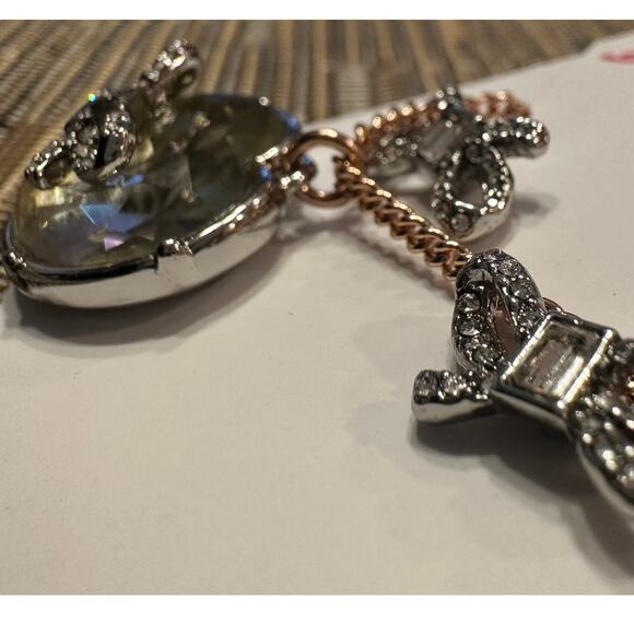 Betsey Johnson IRIDESCENT CRYSTAL HEART BOW Earrings Necklace jewelry Set NWT - Picture 6 of 10